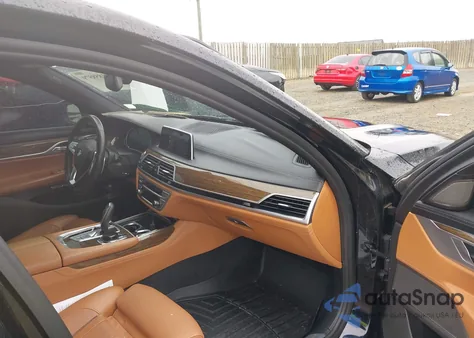 2017 BMW Alpina B7 xDrive из США, поврежденный, VIN WBA7F2C30HG422901